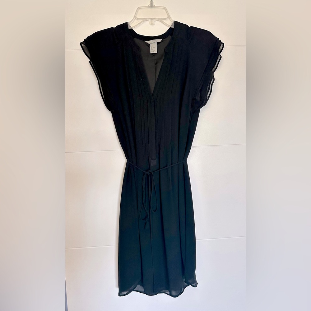 H&M Simple Elegant Mid-thigh Length Black Flowy Dress